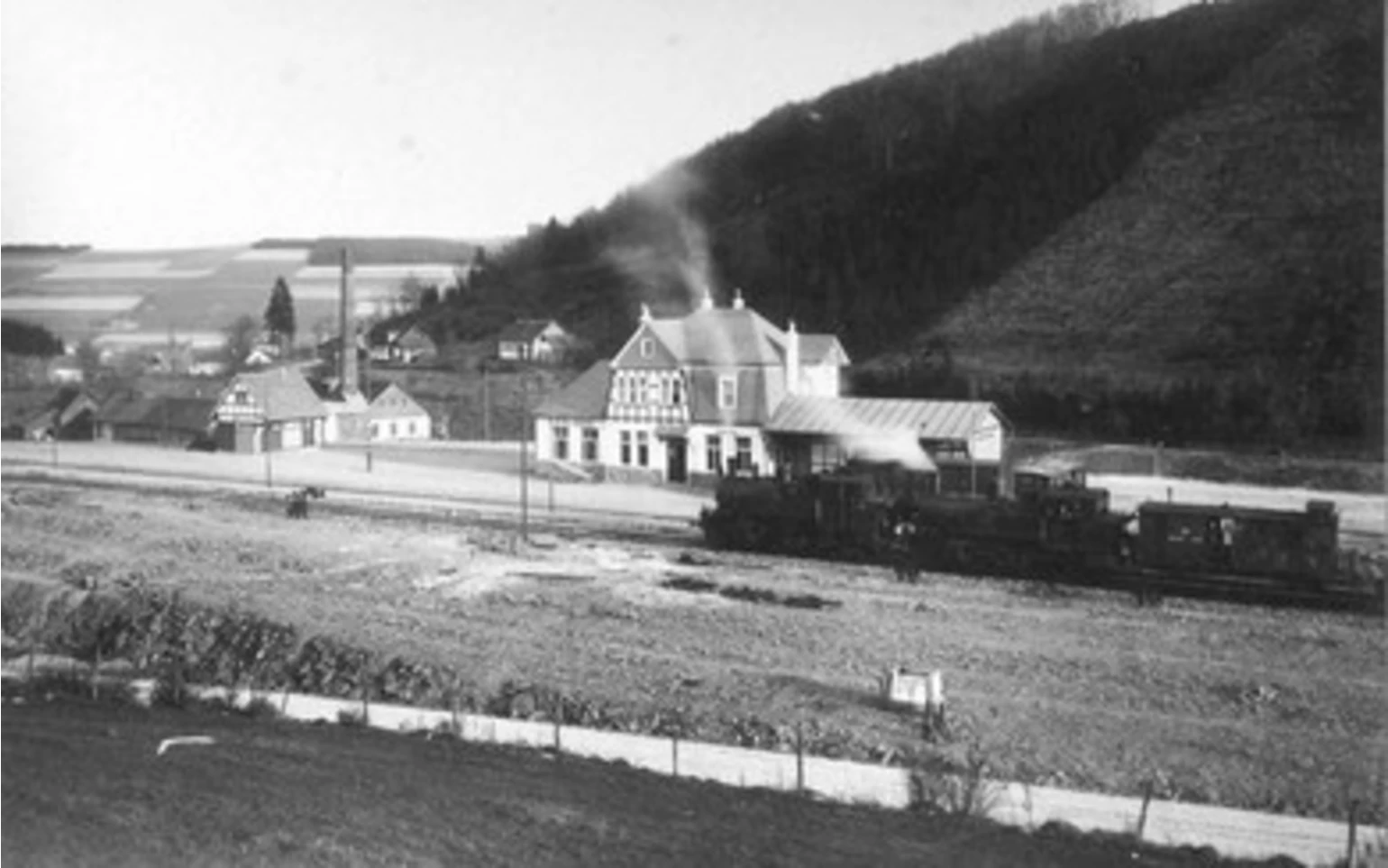 Bahnhof-Eslohe_front_magnific.jpg
