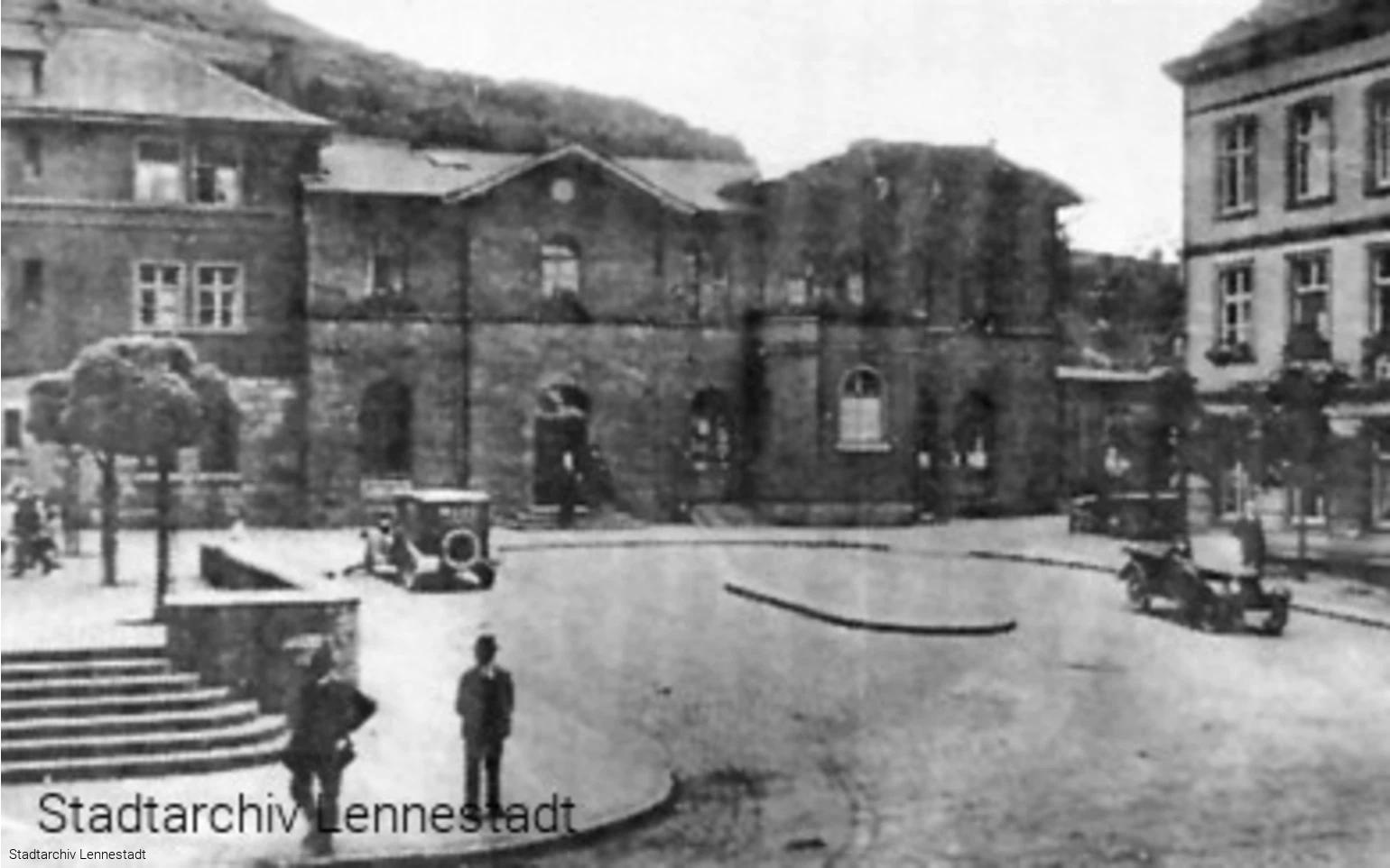 Der Bahnhofsvorplatz in den 1930 Jahren