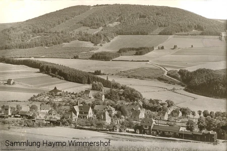Gleidorf mit seiner Bahnanlage unten um 1938