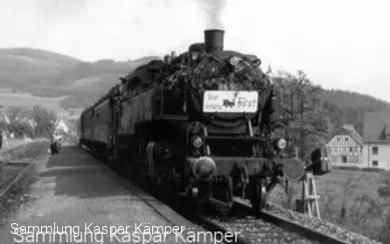 Letzter Personenzug im Bahnhof Bremke am 30.05.1964