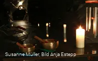 Kerzen, Klangschalen, Glück Auf Meditation