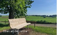 Insgesamt 2 Bänke laden zum Verweilen ein