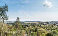Blick vom Rosengarten gen Streuobstwiesen