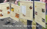 Infotafeln mit interessanten Fakten begleiten den