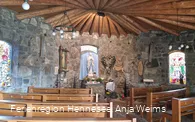 Lourdes-Grotte innen.jpg