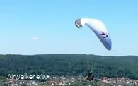 Gleitschirmflieger über Marsberg