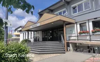 Treppenaufgang seitlich