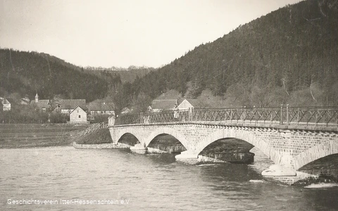 Edersee Atlantis_Die Aseler Brücke_Geschichtsverein Itter-Hessenschtein e.V..jpg