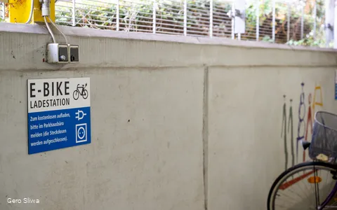 20240927_E-Bike-Ladestation Parkhaus.jpg