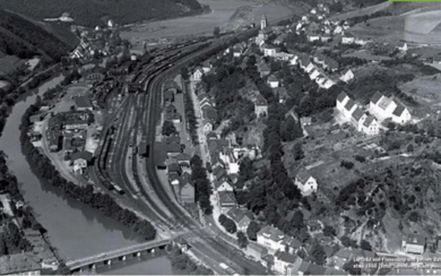 Bahnhof-Finnentrop_front_magnific.jpg