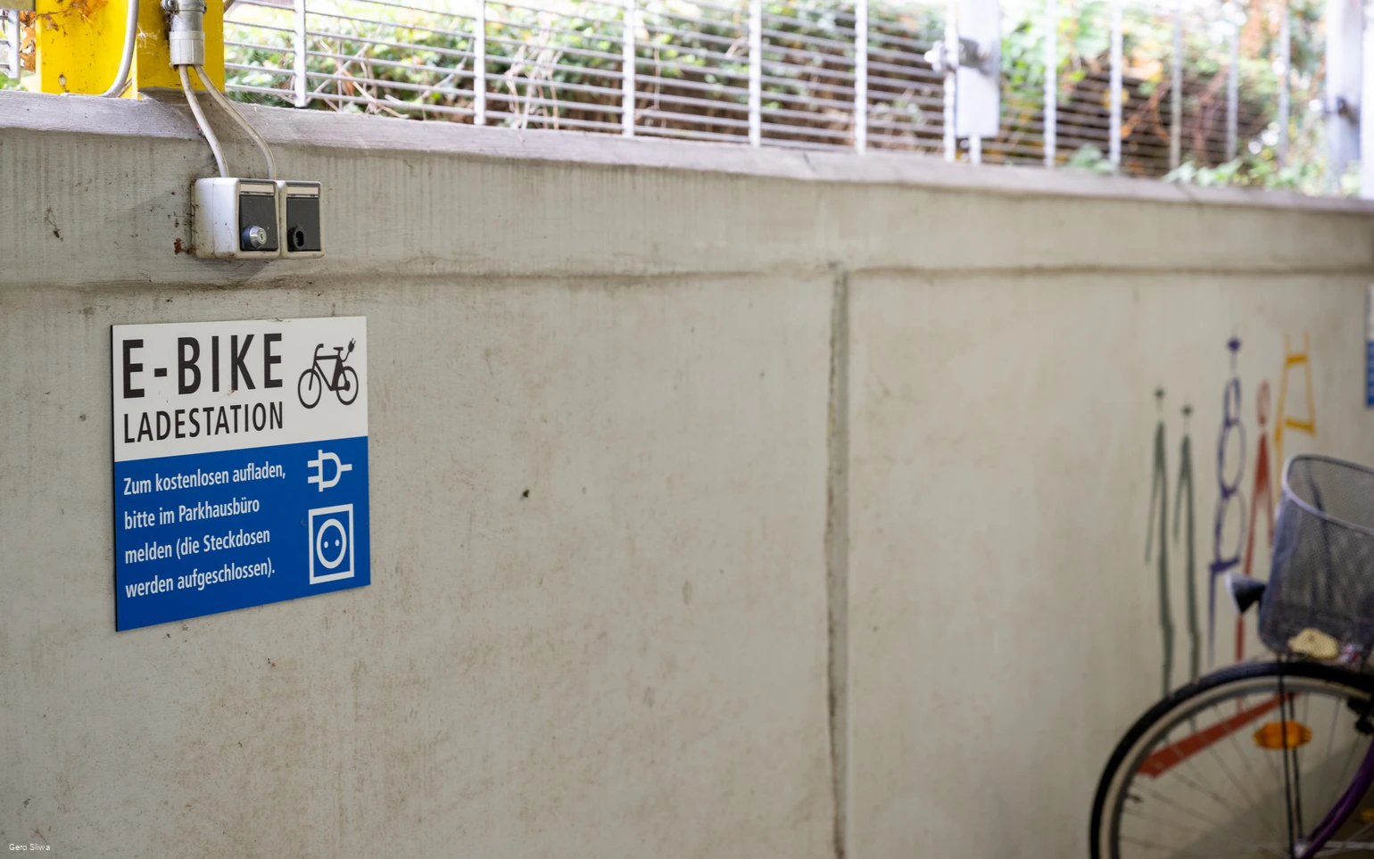 20240927_E-Bike-Ladestation Parkhaus.jpg