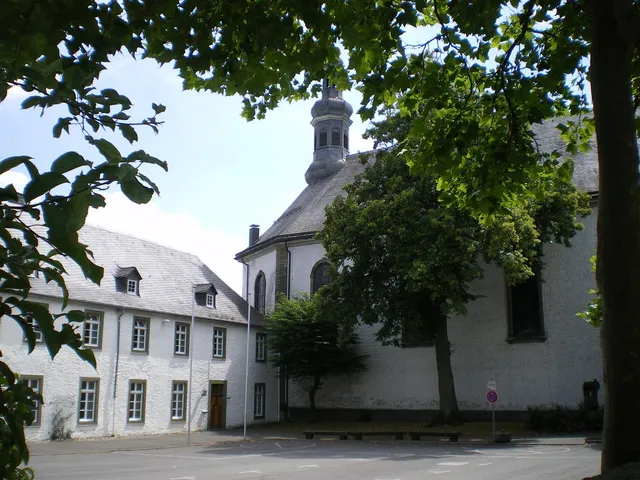 Nikolaikirche Außen.JPG