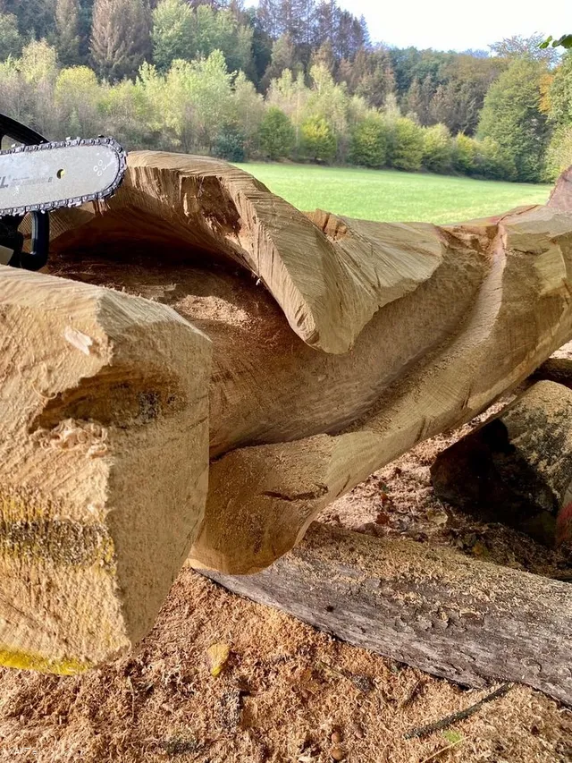 Arbeiten an der neuen Skulptur