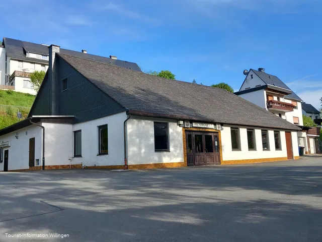 Festhalle-Schwalefeld-Aussenansicht.jpg