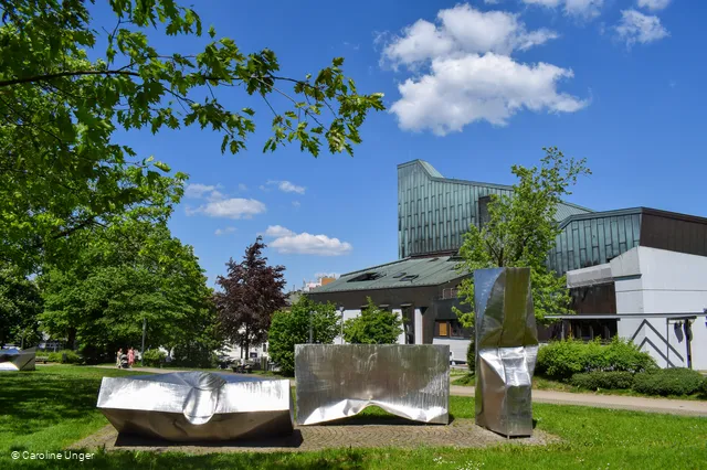 Kulturhaus Lüdenscheid und Skulpturen im Stadtgarten