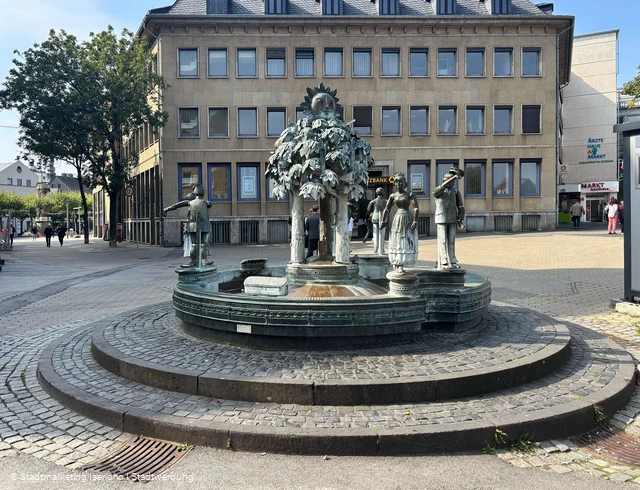 Brunnen Lebensfreude b.jpg
