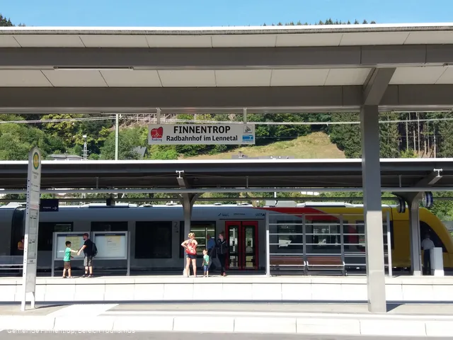 Radbahnhof Lennetal.jpg