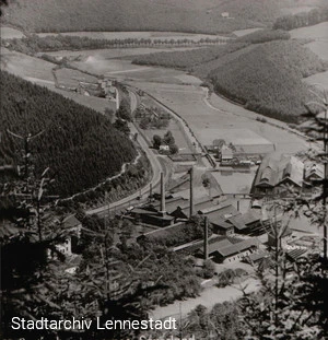 Die Karlshütte in den 1950-er Jahren. Die dortigen Gleisanlagen sind gut zu erkennen.