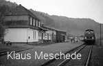 Diesellok 212 292-7 rangiert im Juli 1982 im Bahnhof Dorlar