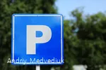 Symbolbild Parkplatz P (1).JPG