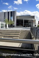 Winziger_Platz_Meschede_Stadthalle