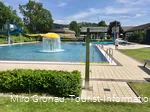 freibad-usseln-mit-wasserpilz.jpg