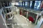 Foyer mit Stehtischen