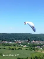 Gleitschirmflieger über Marsberg