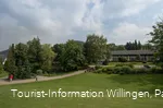 kurgarten-willingen-wiese-halle-paavo-blåfield.jpg