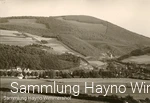 Sicht auf Berge mit seinen Bahnanlagen um 1955. Im Hintergrund das Schotterwerk