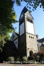 Kirche auf dem Gelände