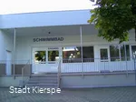 Der Eingang vom Hallenbad